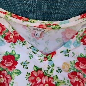 Pioneer woman shirt Large